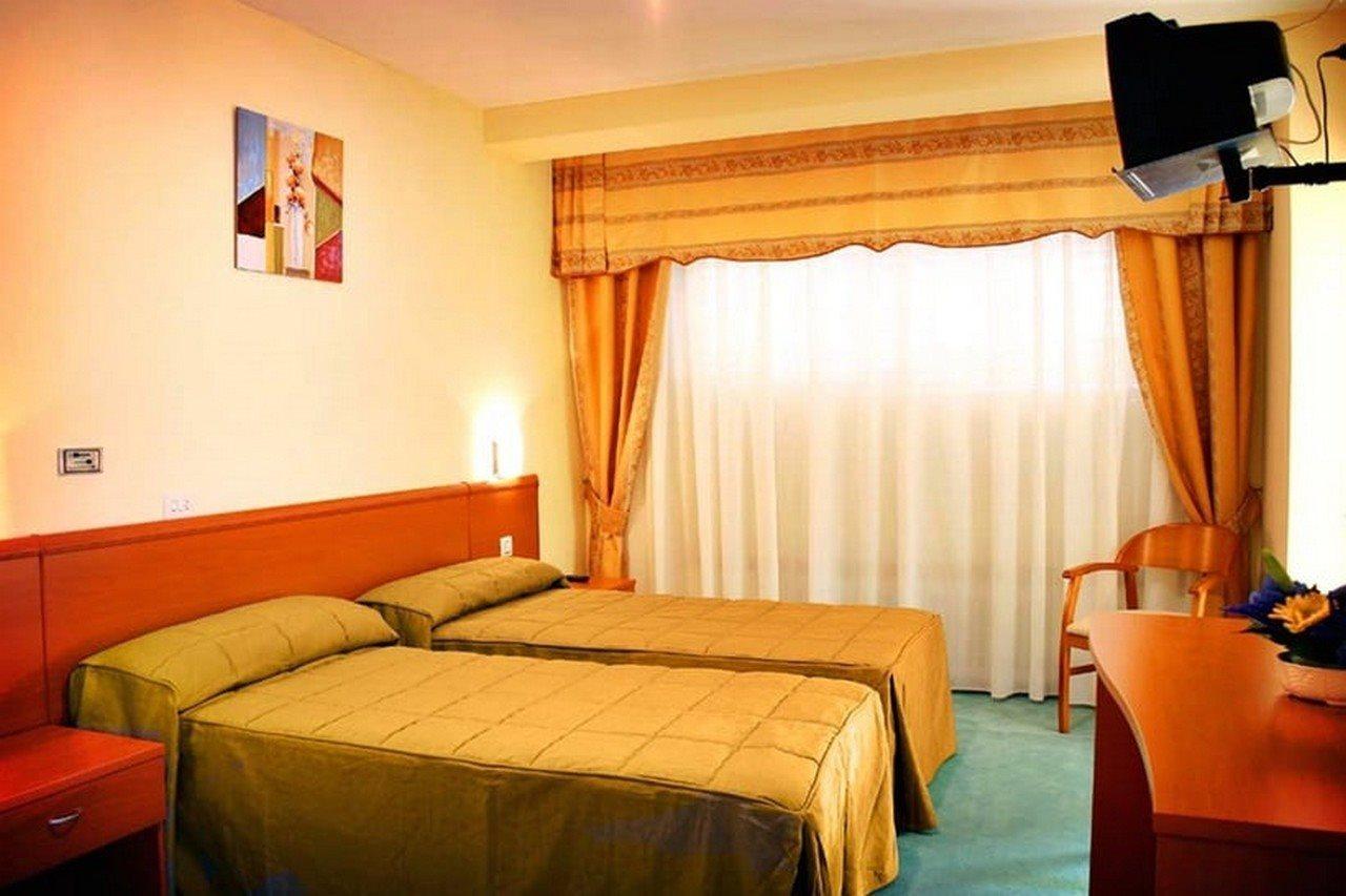 Hotel Las Vinas Arteixo Luaran gambar