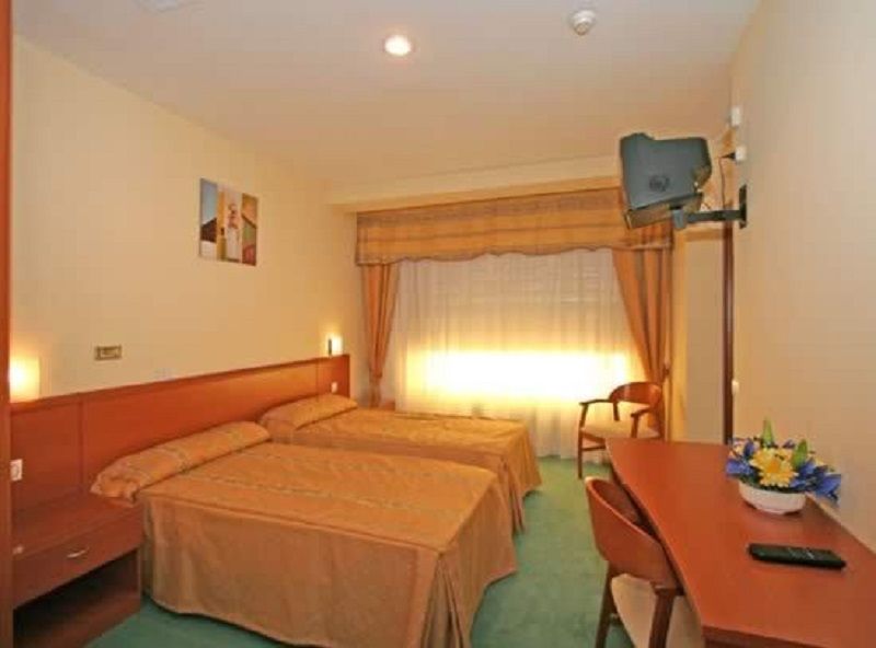 Hotel Las Vinas Arteixo Luaran gambar